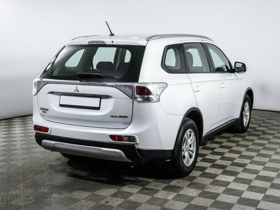 Mitsubishi Outlander, 2.0 л, Вариатор, 2014 фото 6