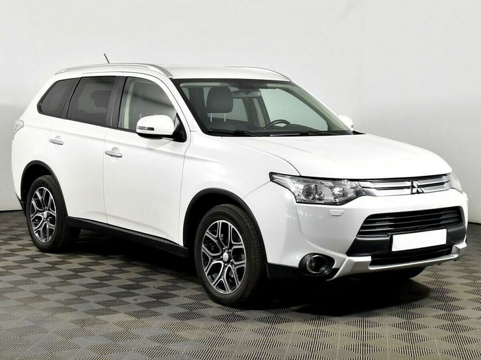 Mitsubishi Outlander, 2.4 л, Вариатор, 2014 фото 4