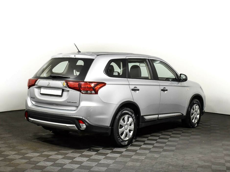 Mitsubishi Outlander, 2.0 л, Вариатор, 2015 фото 5