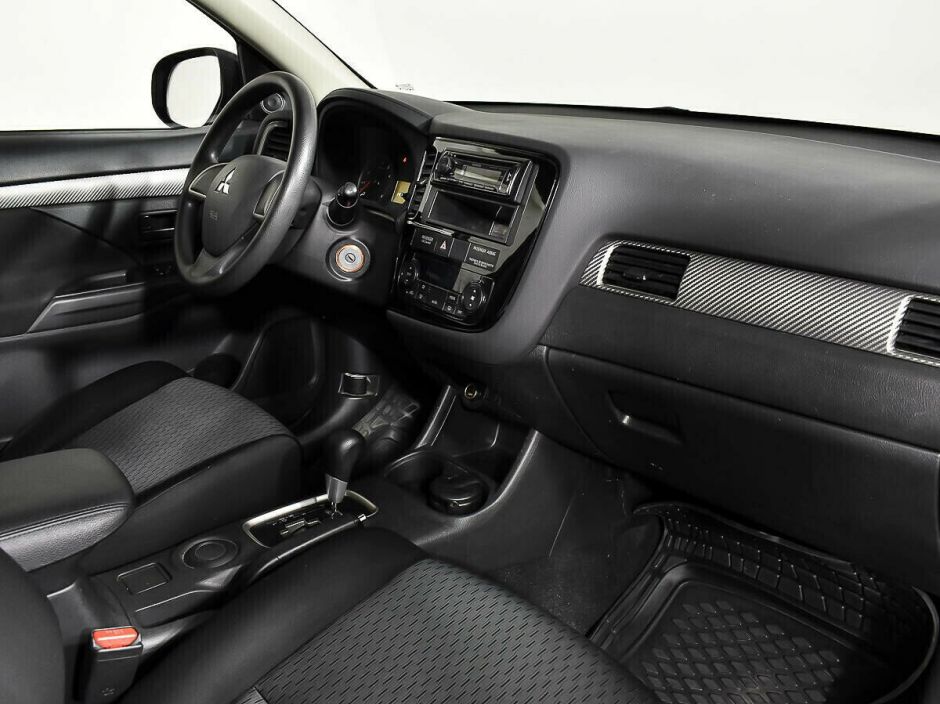 Mitsubishi Outlander, 2.0 л, Вариатор, 2015 фото 7