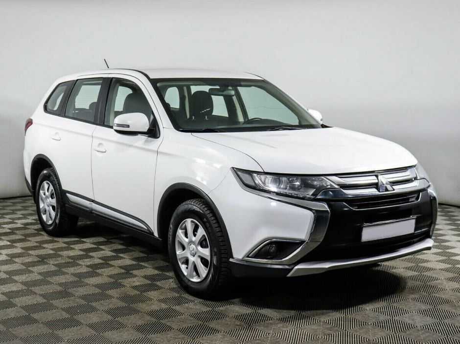 Mitsubishi Outlander, 2.0 л, Вариатор, 2015 фото 4