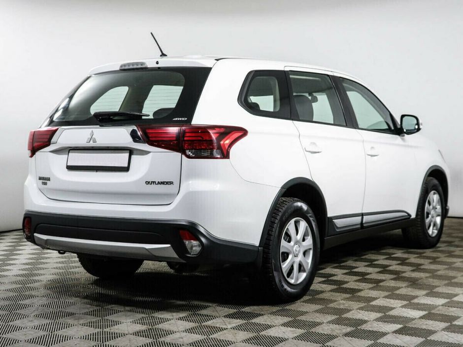 Mitsubishi Outlander, 2.0 л, Вариатор, 2015 фото 5