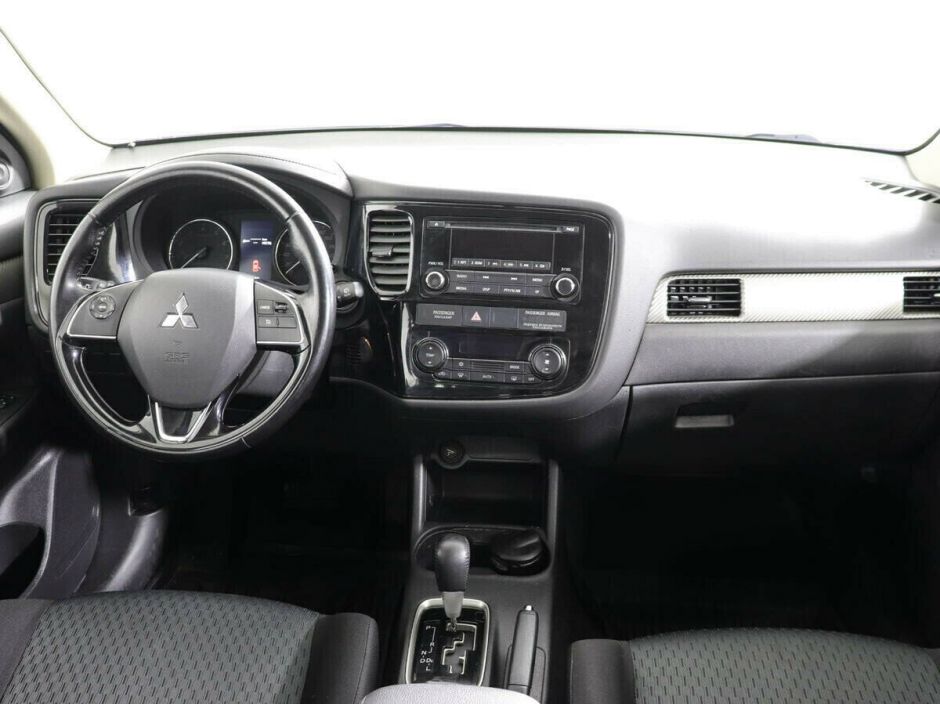 Mitsubishi Outlander, 2.0 л, Вариатор, 2015 фото 7