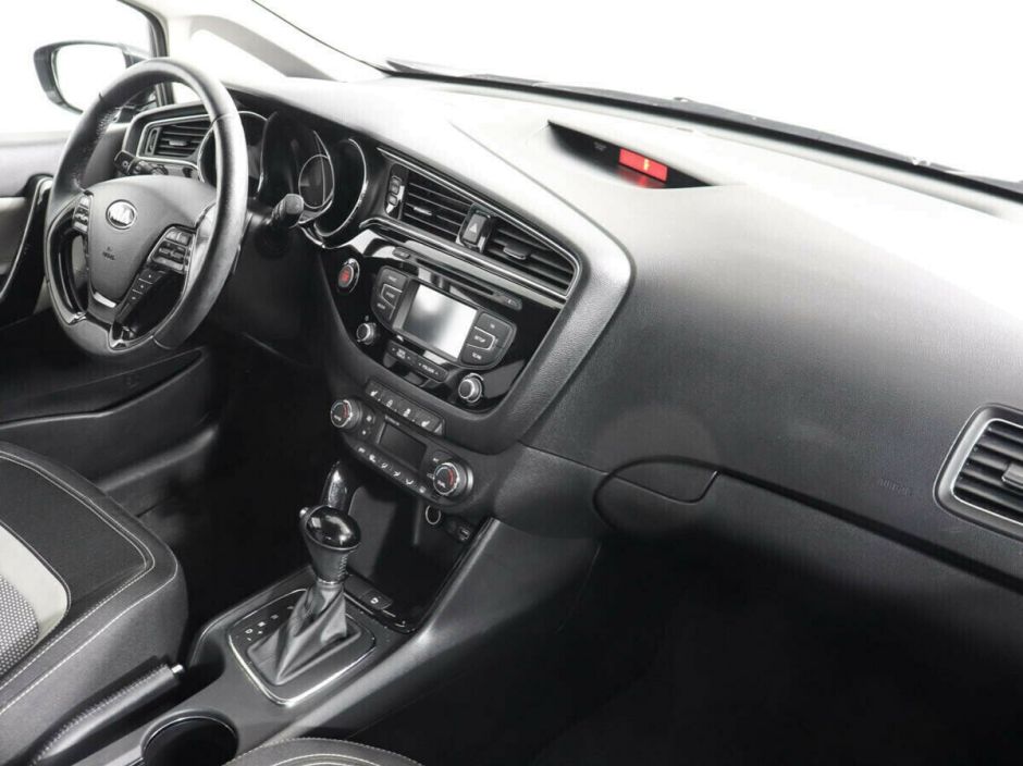 Kia Ceed, 1.6 л, Робот, 2017 фото 9