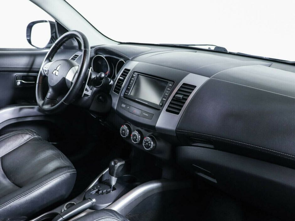 Mitsubishi Outlander, 2.4 л, Вариатор, 2010 фото 7