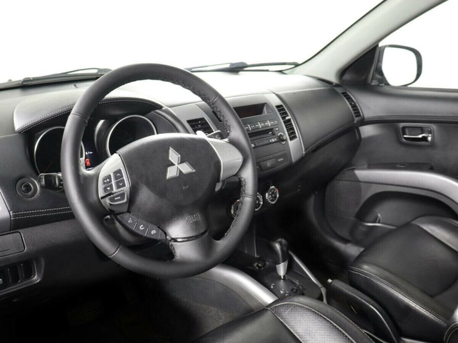 Mitsubishi Outlander, 2.4 л, Вариатор, 2011 фото 2