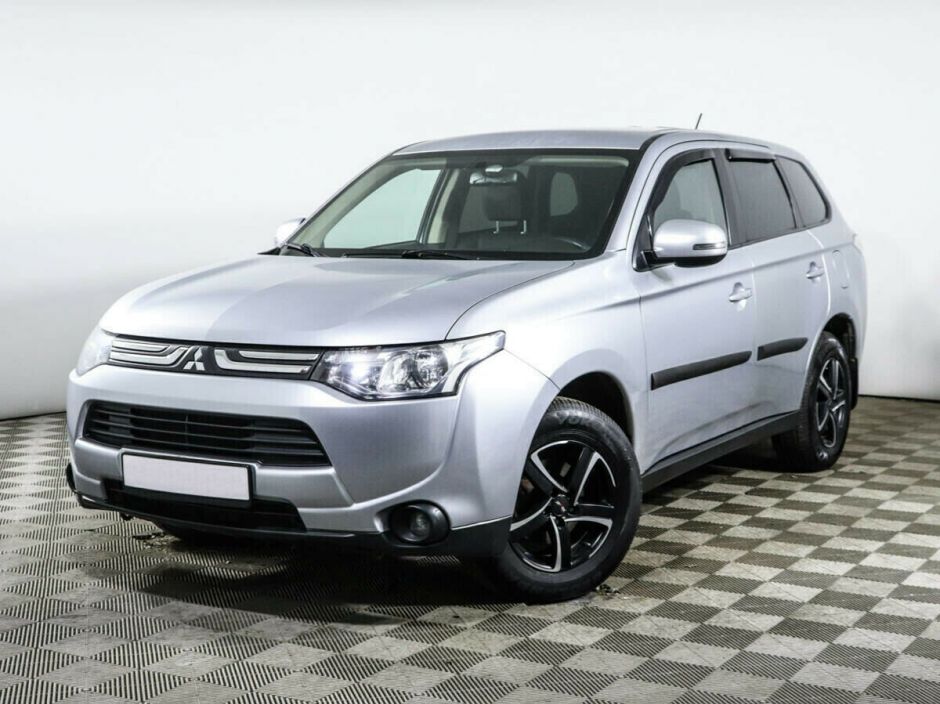 Mitsubishi Outlander, 2.0 л, Вариатор, 2012 фото 3