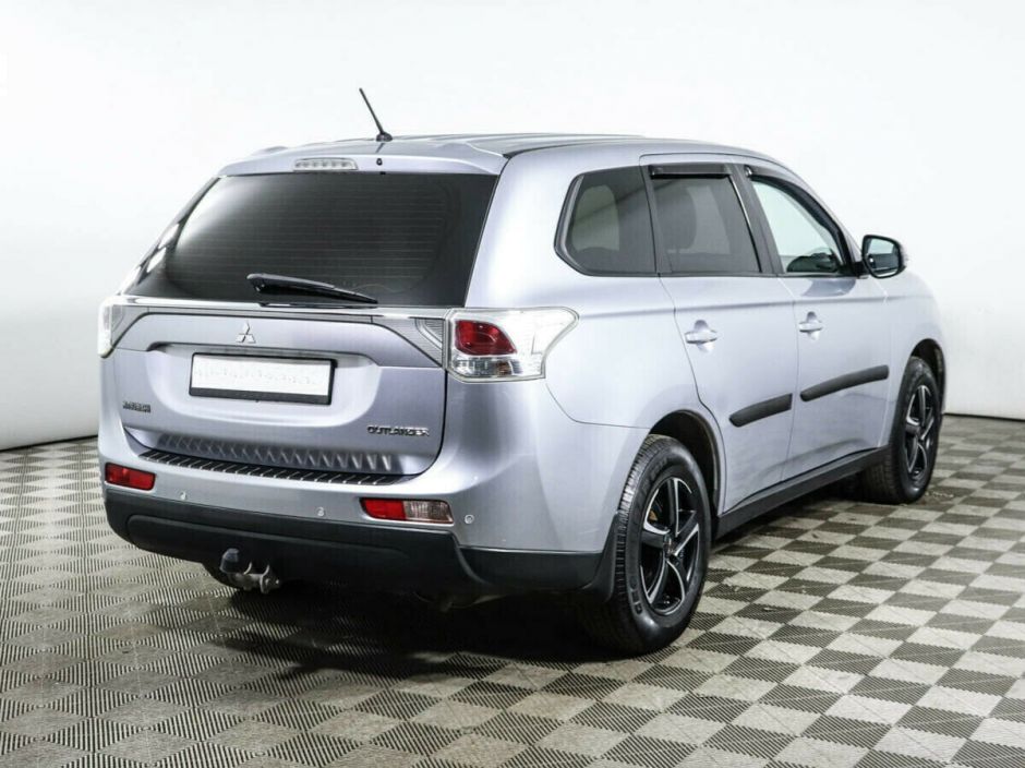 Mitsubishi Outlander, 2.0 л, Вариатор, 2012 фото 4
