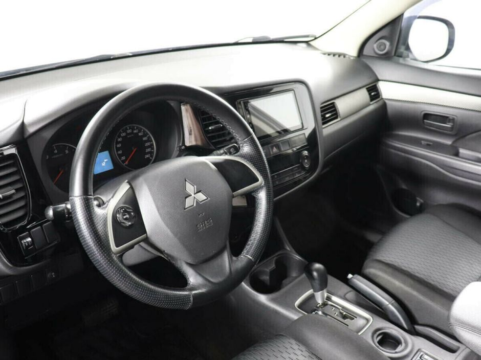 Mitsubishi Outlander, 2.0 л, Вариатор, 2012 фото 7