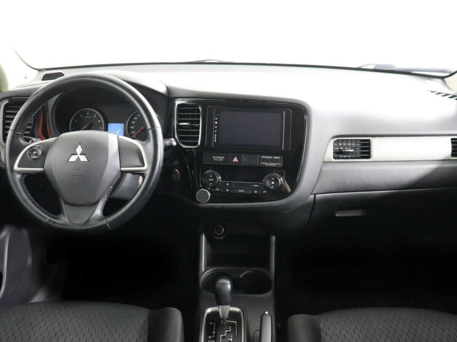 Mitsubishi Outlander, 2.0 л, Вариатор, 2012 фото 2
