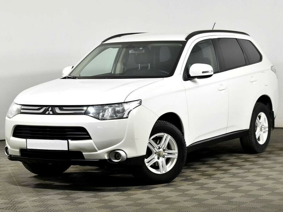 Mitsubishi Outlander, 2.0 л, Вариатор, 2014 фото 3