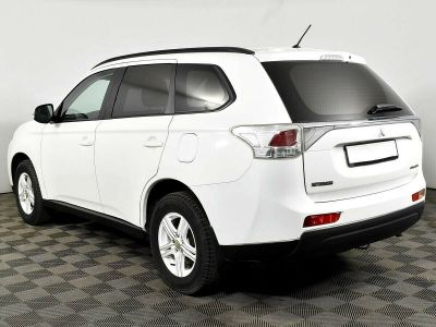 Mitsubishi Outlander, 2.0 л, CVT, 2014 фото 6