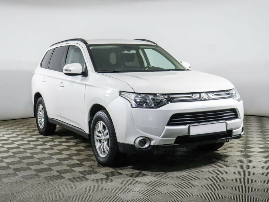 Mitsubishi Outlander, 2.0 л, Вариатор, 2013 фото 5