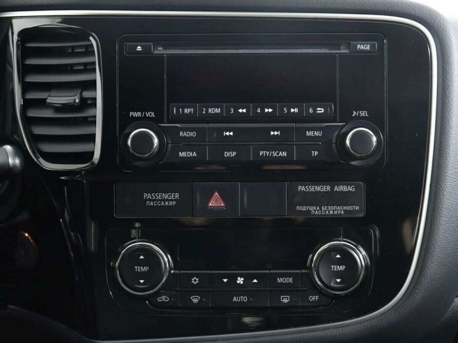 Mitsubishi Outlander, 2.0 л, Вариатор, 2013 фото 2