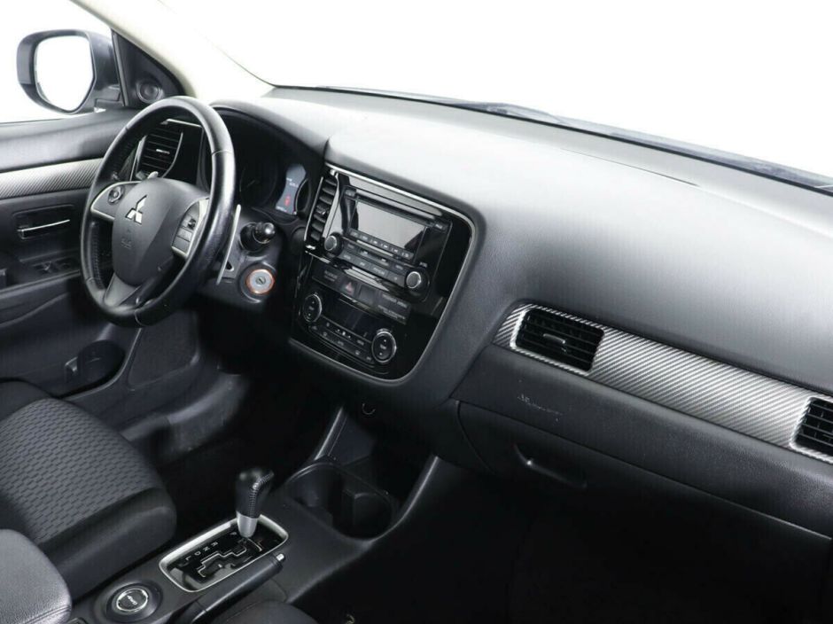 Mitsubishi Outlander, 2.0 л, Вариатор, 2013 фото 1