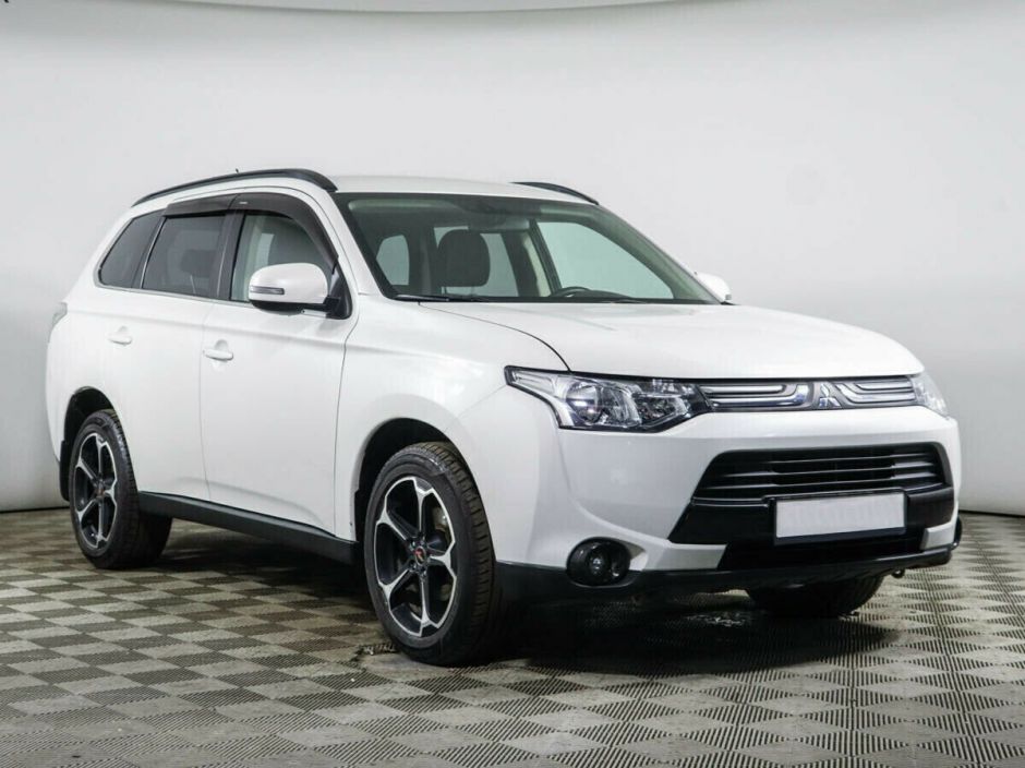Mitsubishi Outlander, 2.4 л, Вариатор, 2013 фото 5