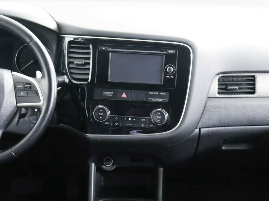 Mitsubishi Outlander, 2.4 л, Вариатор, 2013 фото 9