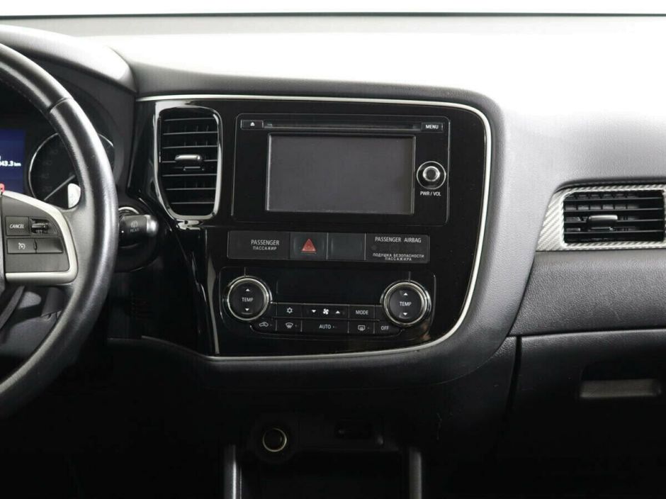 Mitsubishi Outlander, 2.0 л, Вариатор, 2014 фото 8