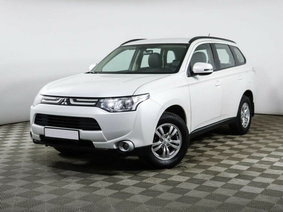 Mitsubishi Outlander, 2.0 л, Вариатор, 2012 фото 3