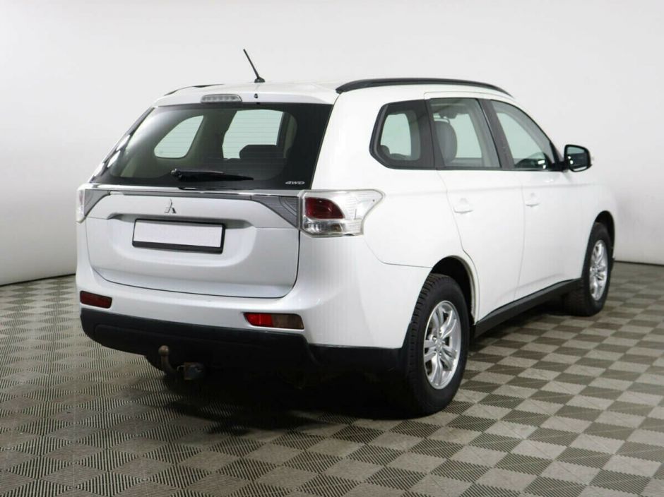 Mitsubishi Outlander, 2.0 л, Вариатор, 2012 фото 4