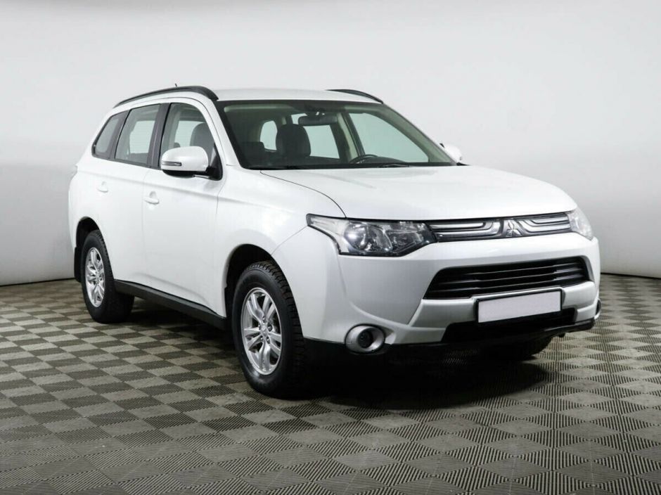 Mitsubishi Outlander, 2.0 л, Вариатор, 2012 фото 5