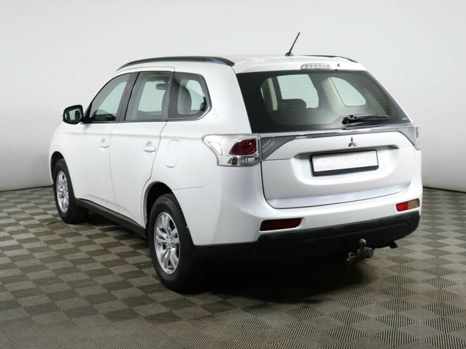 Mitsubishi Outlander, 2.0 л, Вариатор, 2012 фото 6