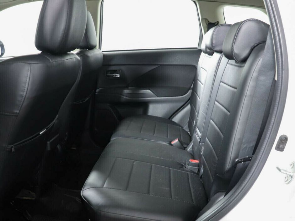 Mitsubishi Outlander, 2.0 л, Вариатор, 2012 фото 8