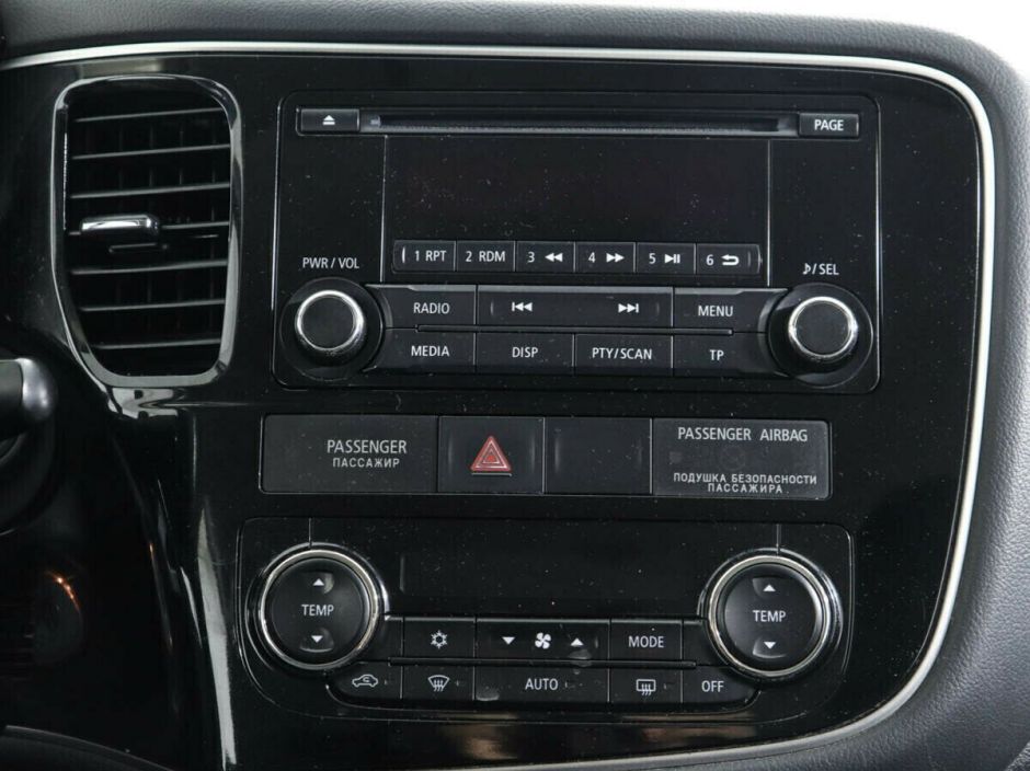 Mitsubishi Outlander, 2.0 л, Вариатор, 2012 фото 2