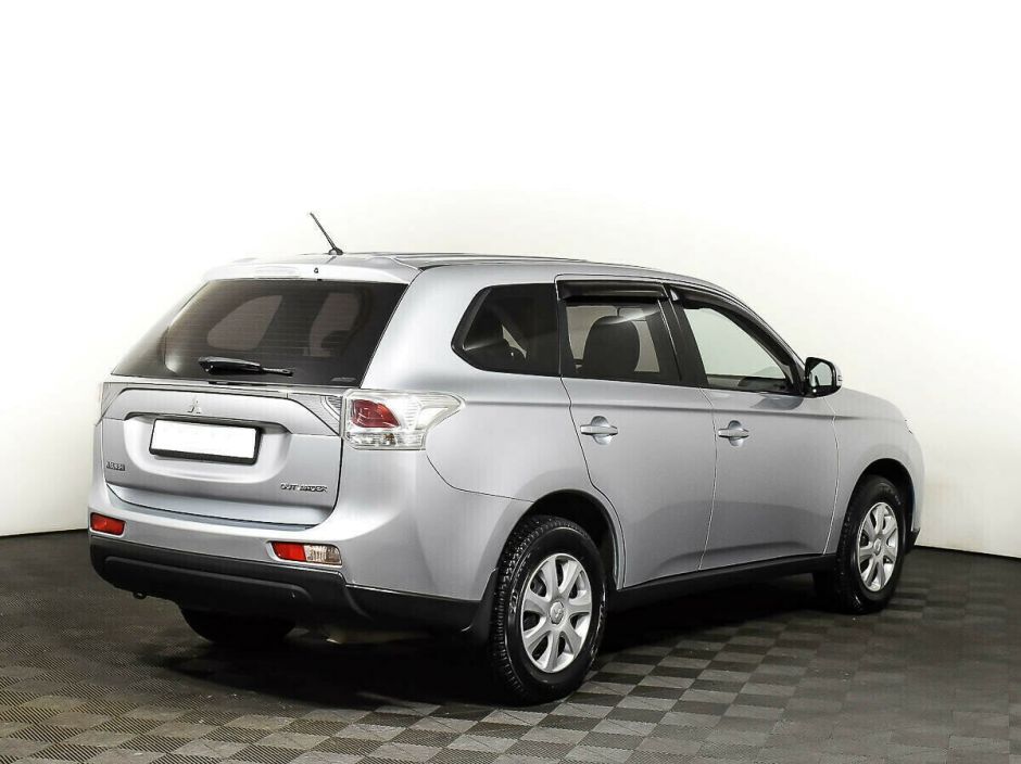 Mitsubishi Outlander, 2.0 л, Вариатор, 2012 фото 4