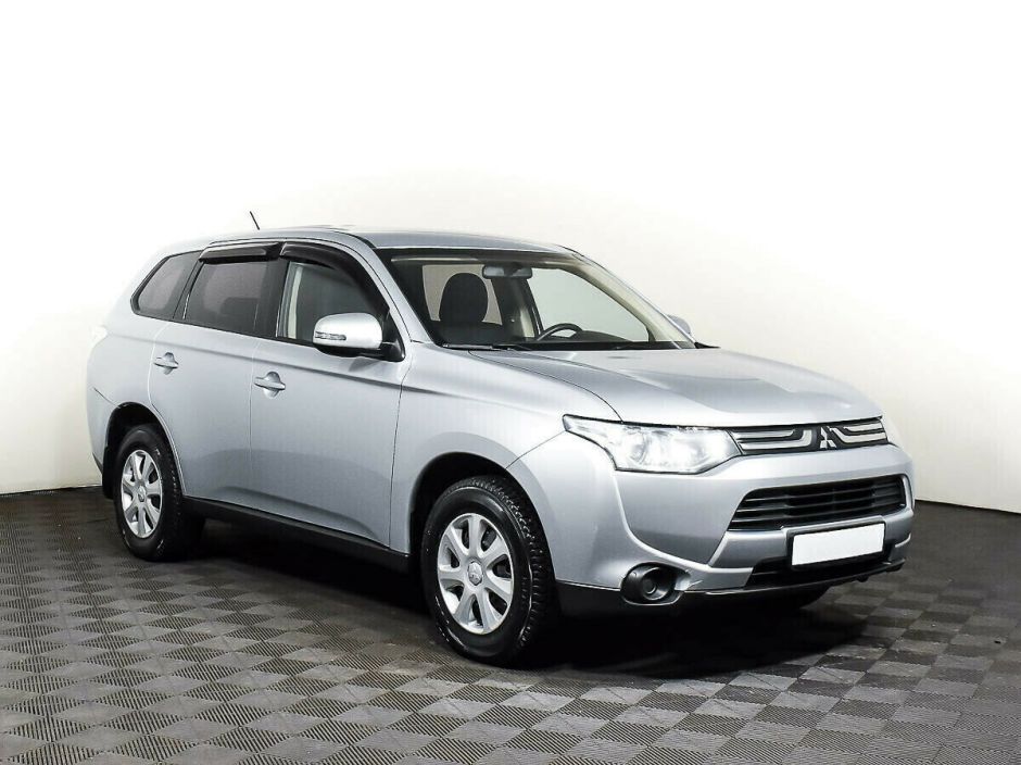 Mitsubishi Outlander, 2.0 л, Вариатор, 2012 фото 5