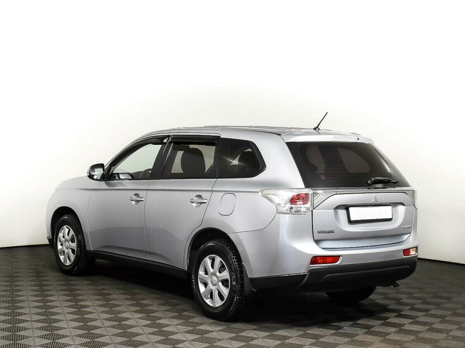 Mitsubishi Outlander, 2.0 л, Вариатор, 2012 фото 6