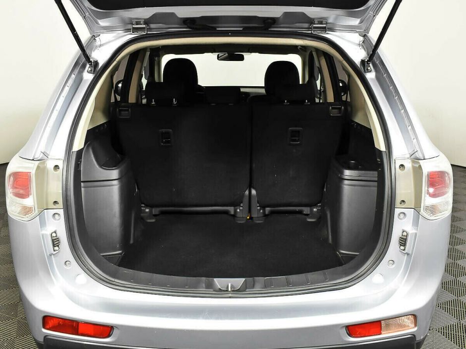 Mitsubishi Outlander, 2.0 л, Вариатор, 2012 фото 7