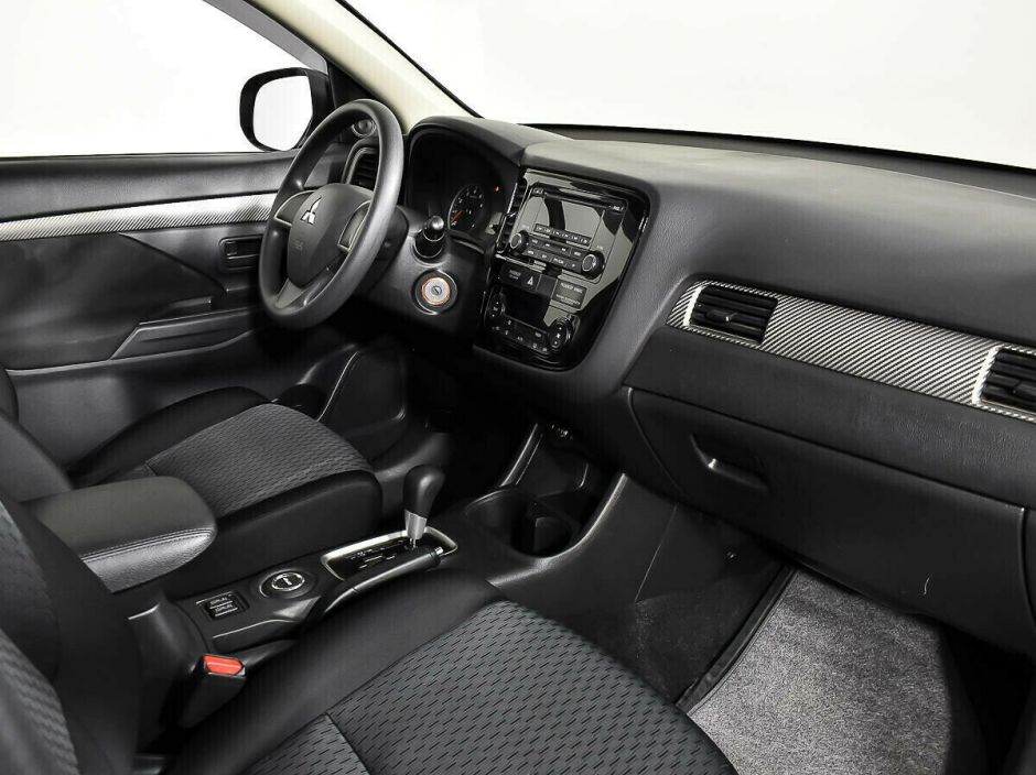 Mitsubishi Outlander, 2.0 л, Вариатор, 2012 фото 2