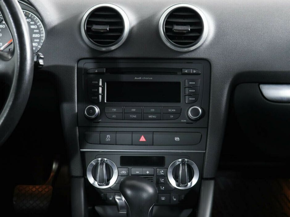 Audi A3, 1.6 л, Робот, 2010 фото 1