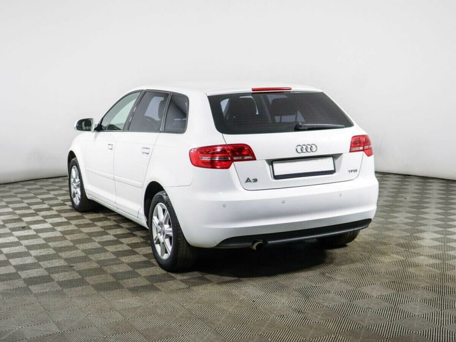 Audi A3, 1.2 л, Робот, 2011 фото 5