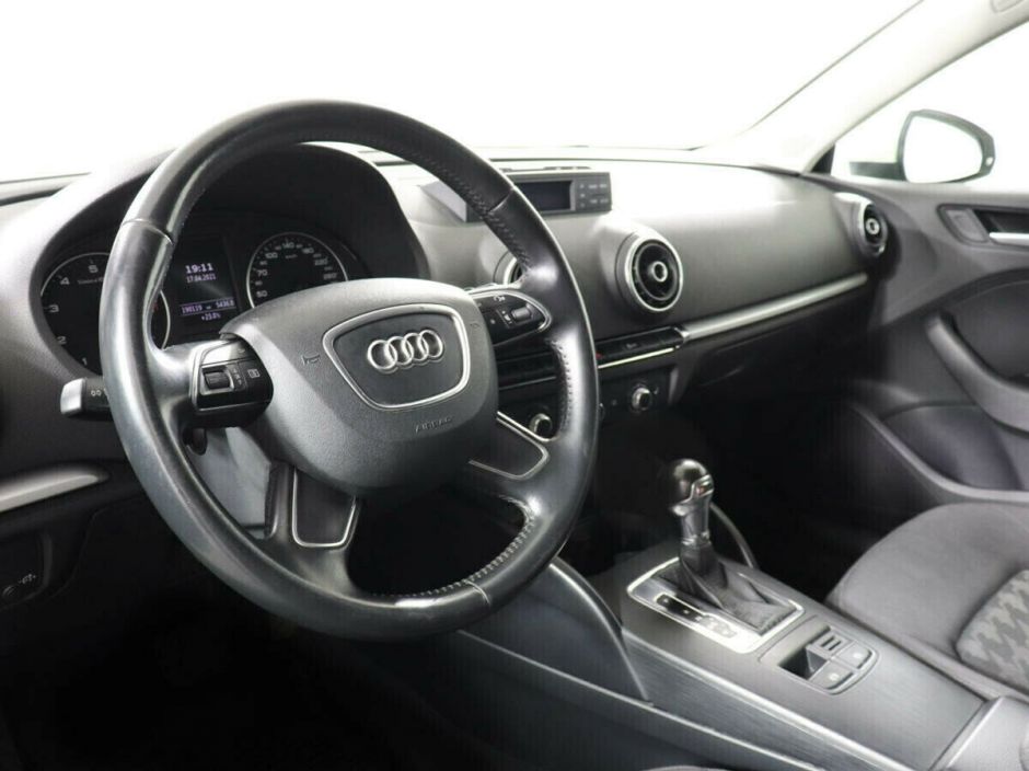 Audi A3, 1.2 л, Робот, 2015 фото 7