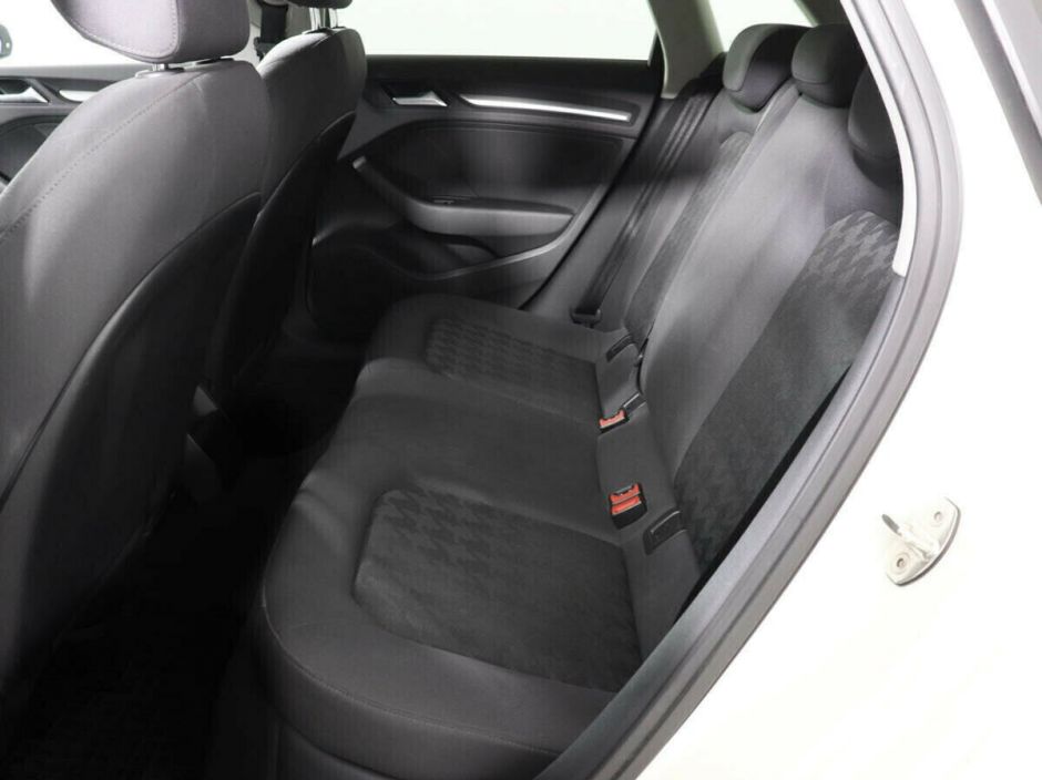 Audi A3, 1.2 л, Робот, 2015 фото 8