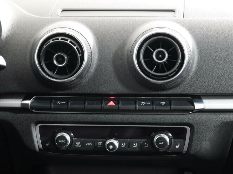 Audi A3, 1.4 л, Робот, 2013 фото 1