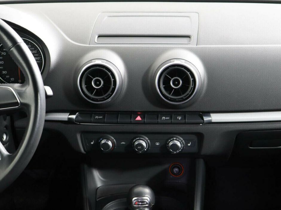 Audi A3, 1.4 л, Робот, 2015 фото 7