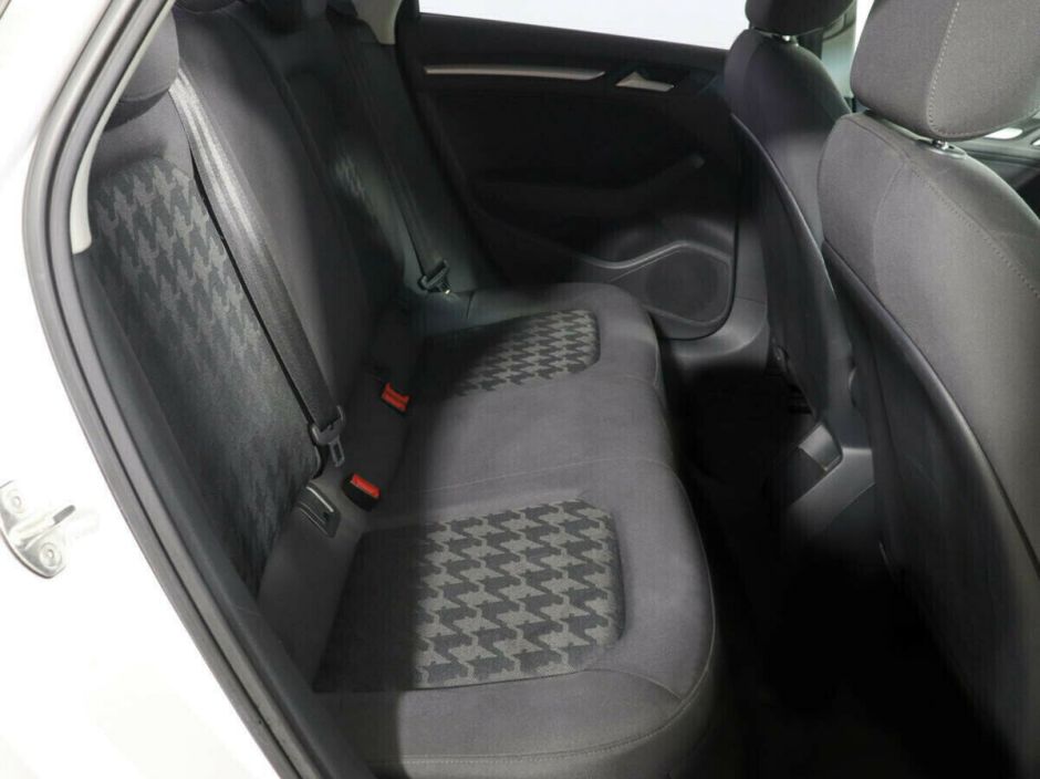 Audi A3, 1.4 л, Робот, 2015 фото 2