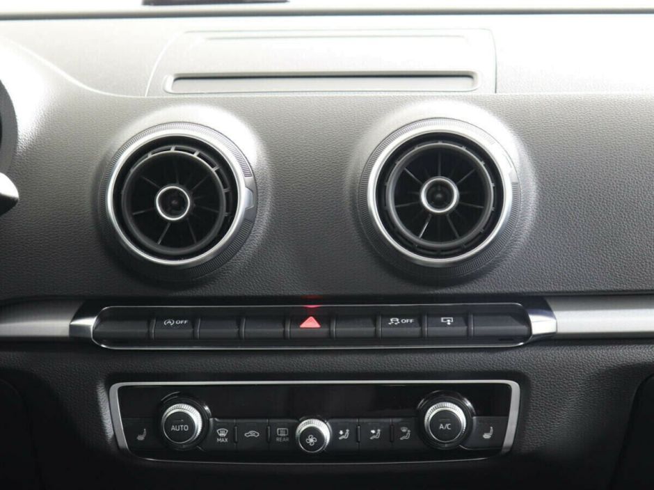 Audi A3, 1.4 л, Робот, 2015 фото 7