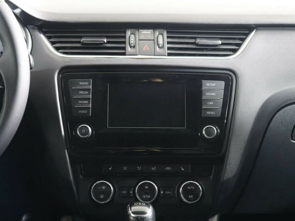 Skoda Octavia, 1.8 л, Робот, 2015 фото 9