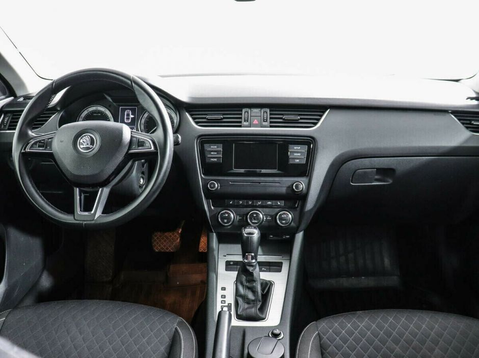 Skoda Octavia, 1.8 л, Робот, 2015 фото 7