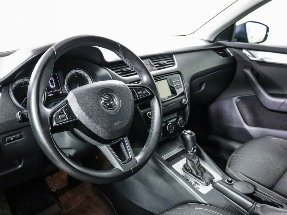 Skoda Octavia, 1.8 л, Робот, 2015 фото 1