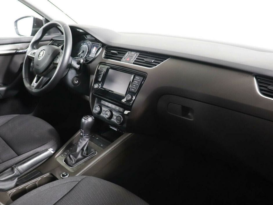 Skoda Octavia, 1.8 л, Робот, 2015 фото 7