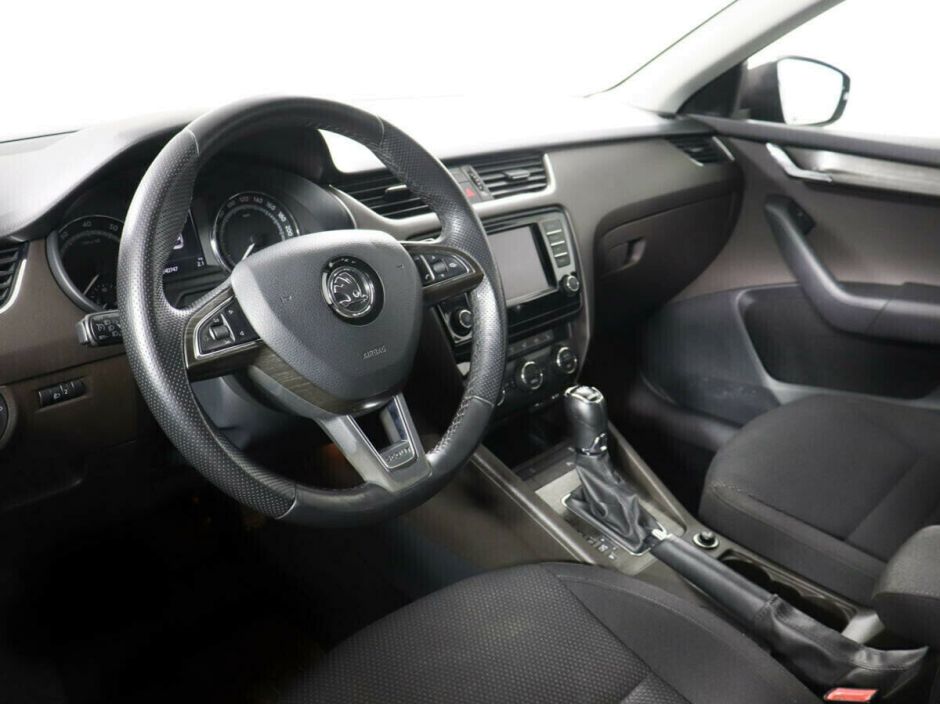 Skoda Octavia, 1.8 л, Робот, 2015 фото 1