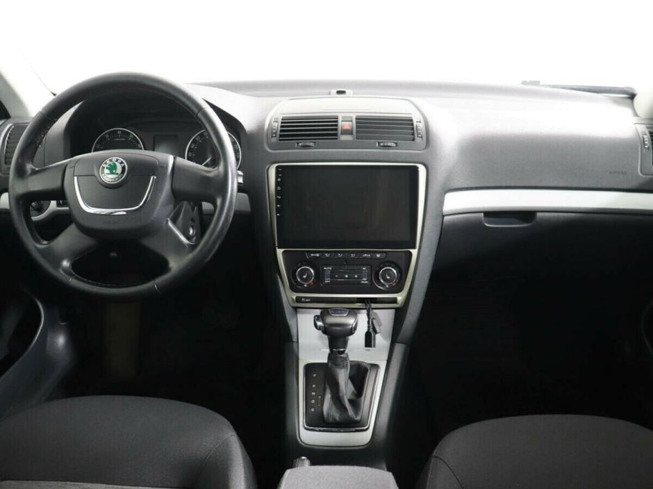 Skoda Octavia, 1.8 л, Робот, 2012 фото 2