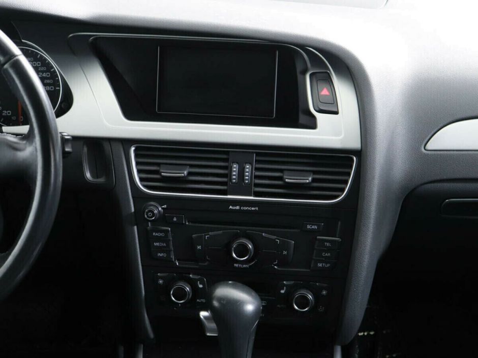 Audi A4, 1.8 л, Вариатор, 2011 фото 8