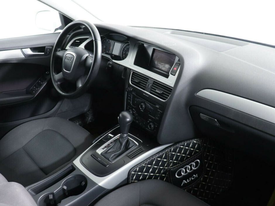 Audi A4, 1.8 л, Вариатор, 2011 фото 2