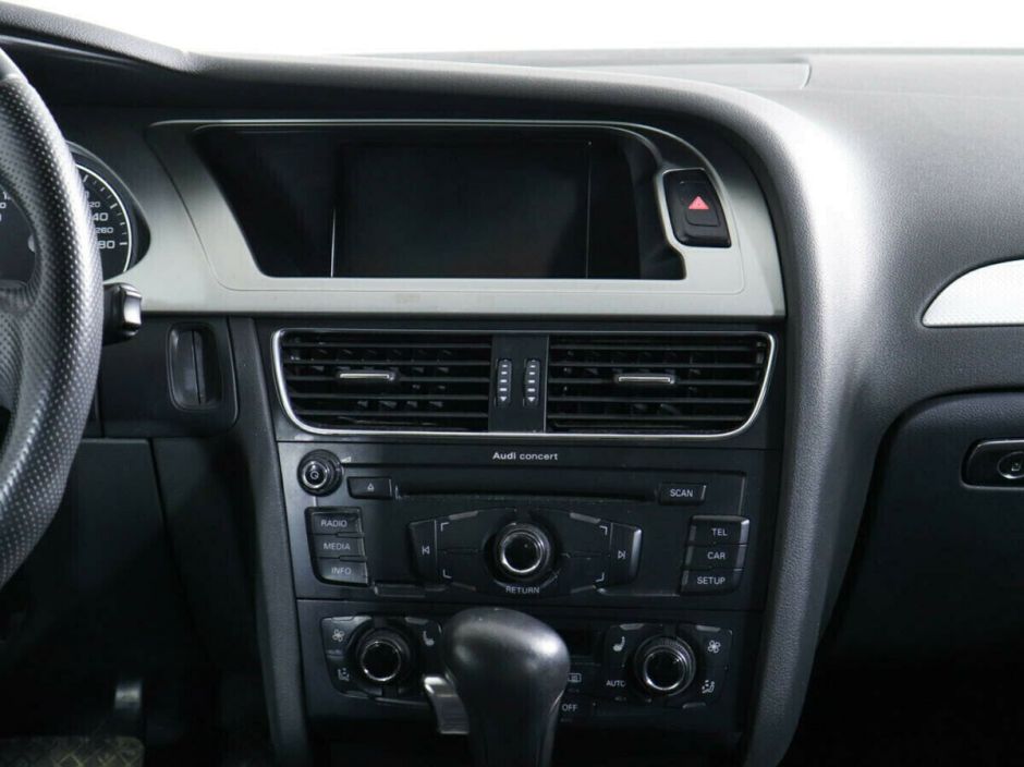 Audi A4, 2.0 л, Робот, 2011 фото 9